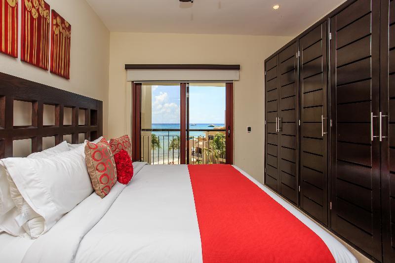El Faro Oceanfront * Playa del Carmen