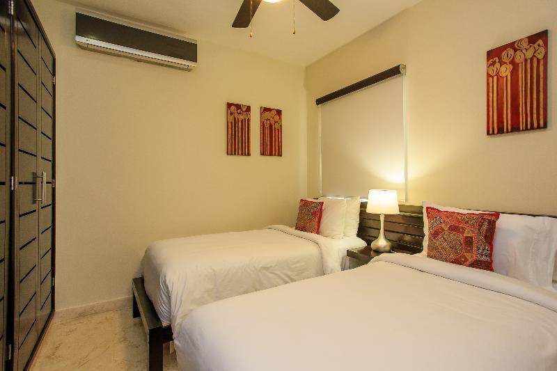 El Faro Oceanfront * Playa del Carmen